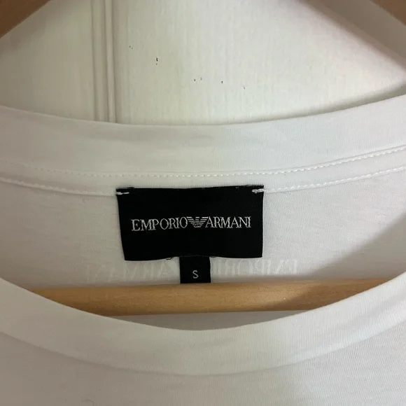 Like new, Armani Chic white logo patch tee in perfect condition, size S-M - Picture 4 of 5